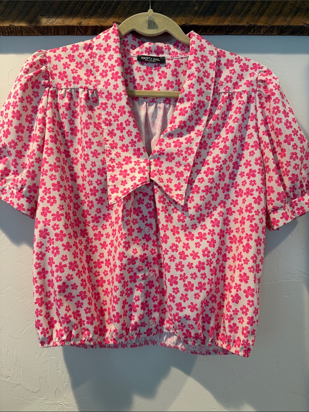 Darling NASTY GAL Pink Floral button blouse